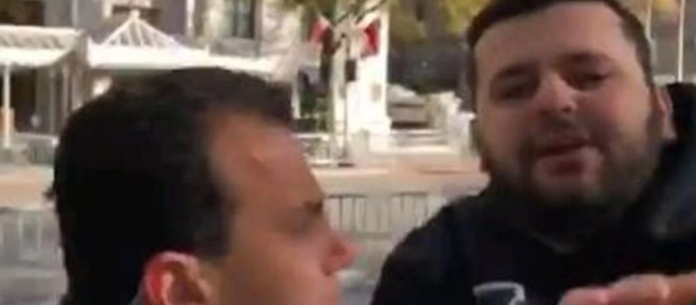 Κούρδος διαδηλωτής την «έπεσε» σε Τούρκο δημοσιογράφο έξω από το Λευκό Οίκο